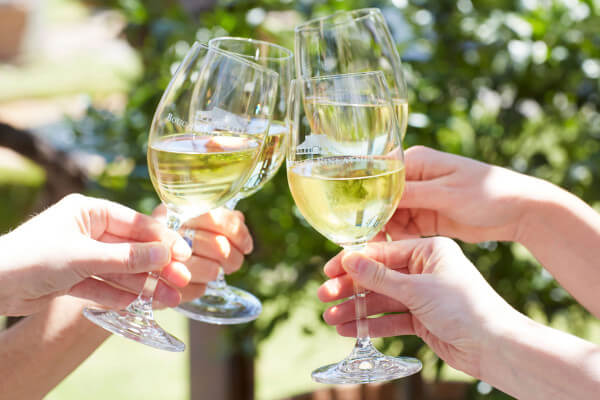 BOUCHARD-GLASSES-CHEERING